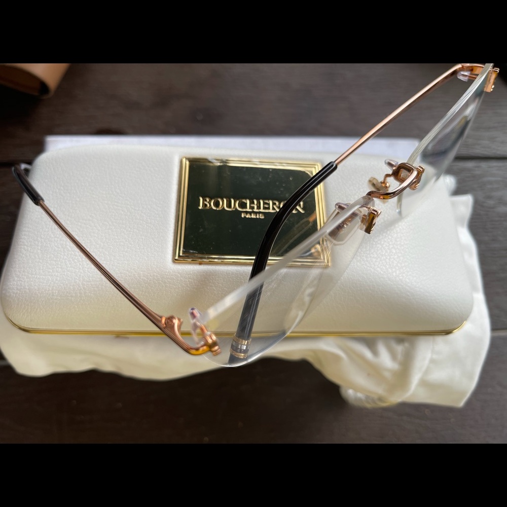Rimless’s rose gold eyeglasses